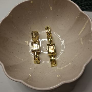 ŽENSKI ZLATNI SAT - NOVO