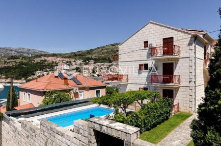 Dubrovnik, prekrasna kamena kuća s bazenom