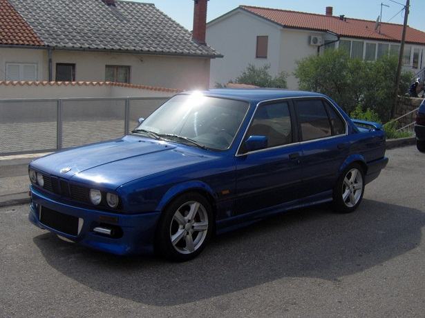 BMW 324 td, 1988 god.
