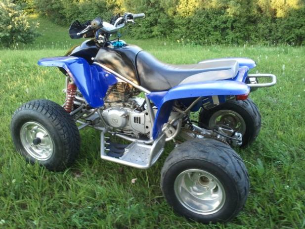 Suzuki 300 мотоцикл