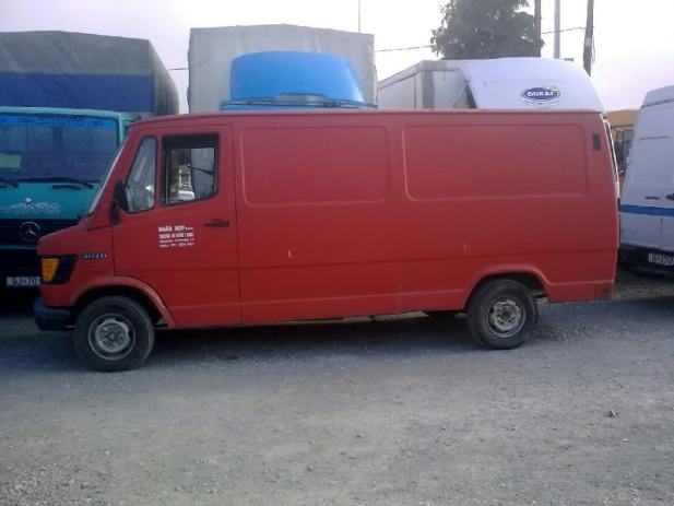 Мерседес бенц 207d