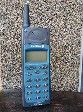 https://www.njuskalo.hr/image-bigger/ostali-mobiteli/mobitel-ericsson-a1018s-slika-92650440.jpg