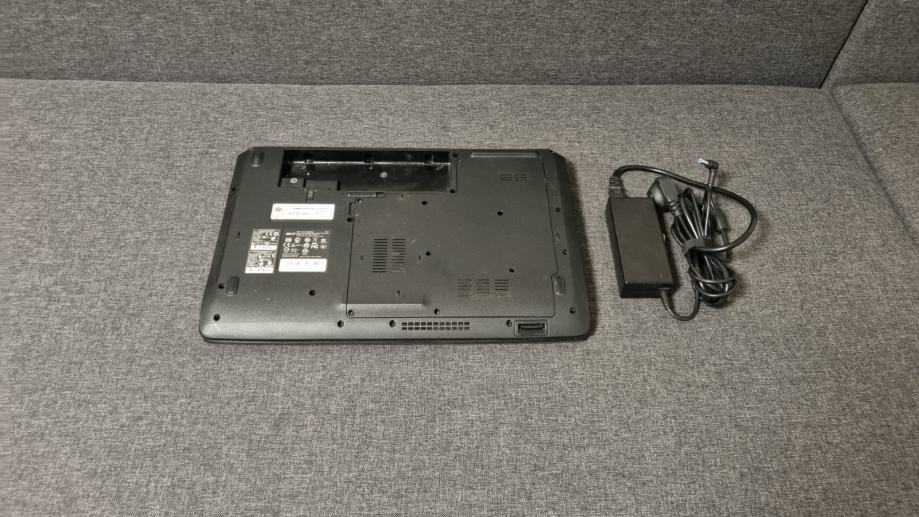 PC Portable Acer 7736zg 17,3″ – SSD 500Go – 4Go RAM – Windows 10 – Reconditionné