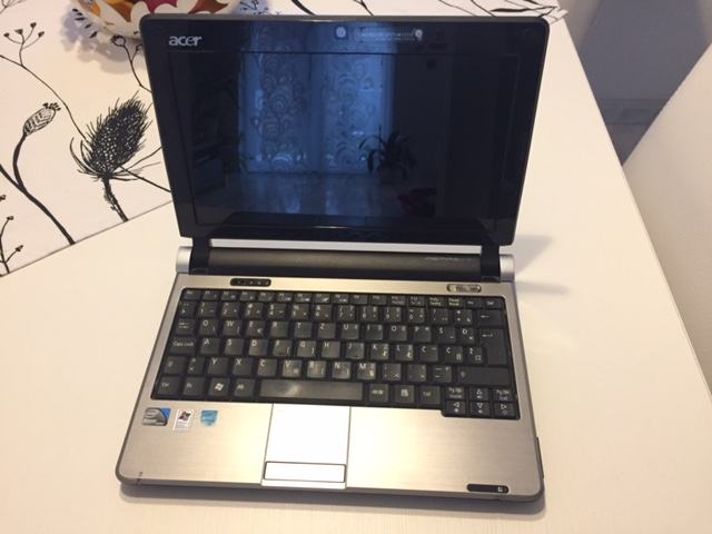 ACER ONE D250