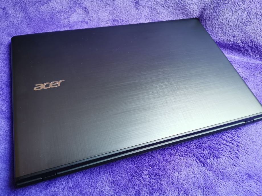 Laptop Acer Aspire E5 i3/16GB/460SSD/GeForce 2GB