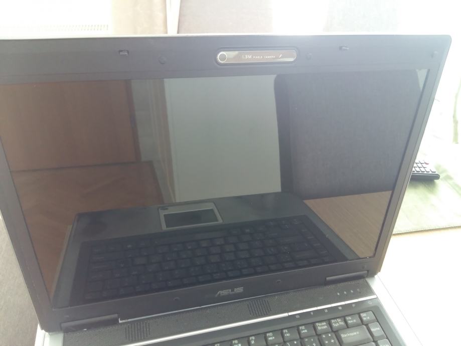 Prodaje se Asus f3jc laptop + gratis tipkovnica za kompjuter!