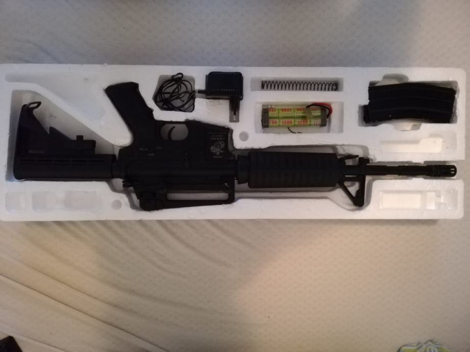 AEG M4 A1 Carbine full metal