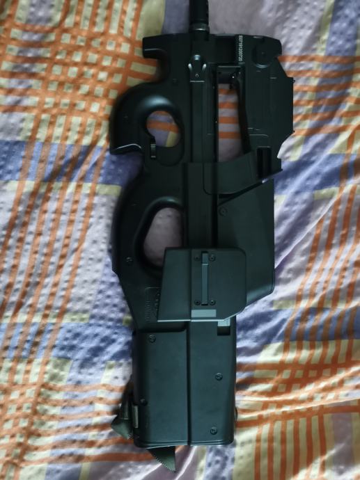 Cybergun P90 reddot+M4 mag adapter