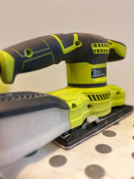 Levigatrice Vibrante Ryobi RSS280-S - 280W, 1/3 Foglio, Con Aspirazione Polvere E Borsa Trasporto