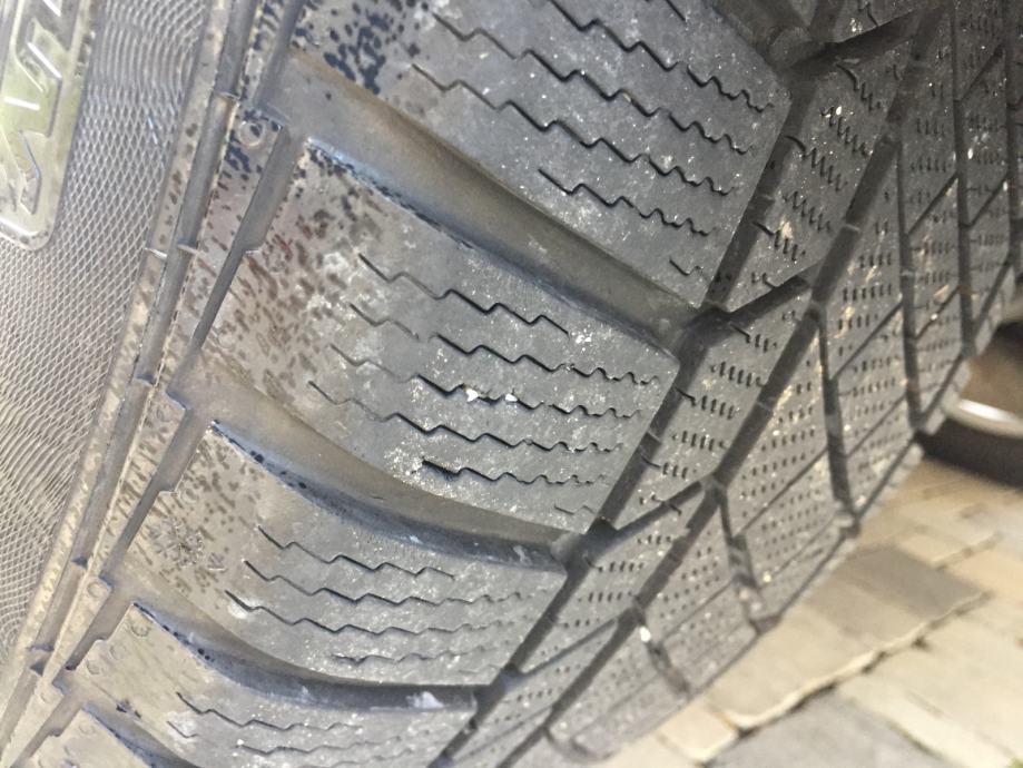 Bmw Alu Felge 19 Rupe 5x120 4 Kom Sa Gumama