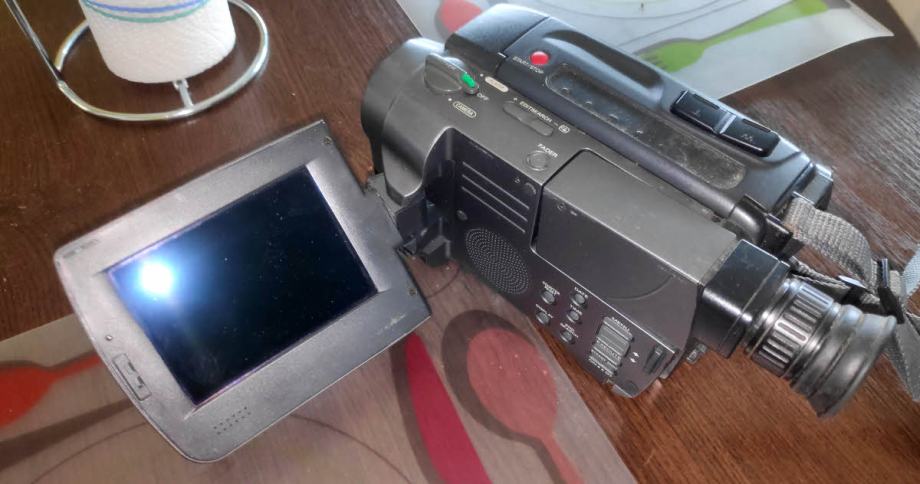 Sony CCD-TRV70 Caméscope – Comme Neuf Avec Accessoires – Collection