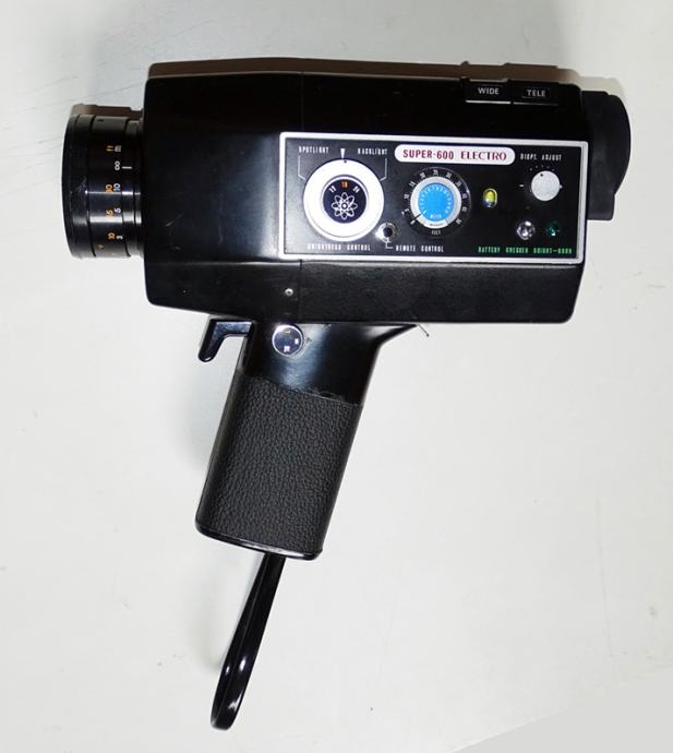 Yashica Super-600 Electro kamera s kovčegom