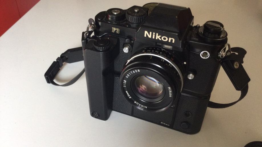 Nikon F 3 objektiv Nikkor 1,8/50 motor drive u odličnom stanju,povoljn