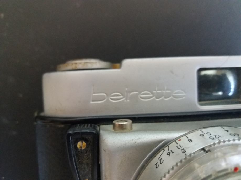 Prodajem fotoaparat Beirette