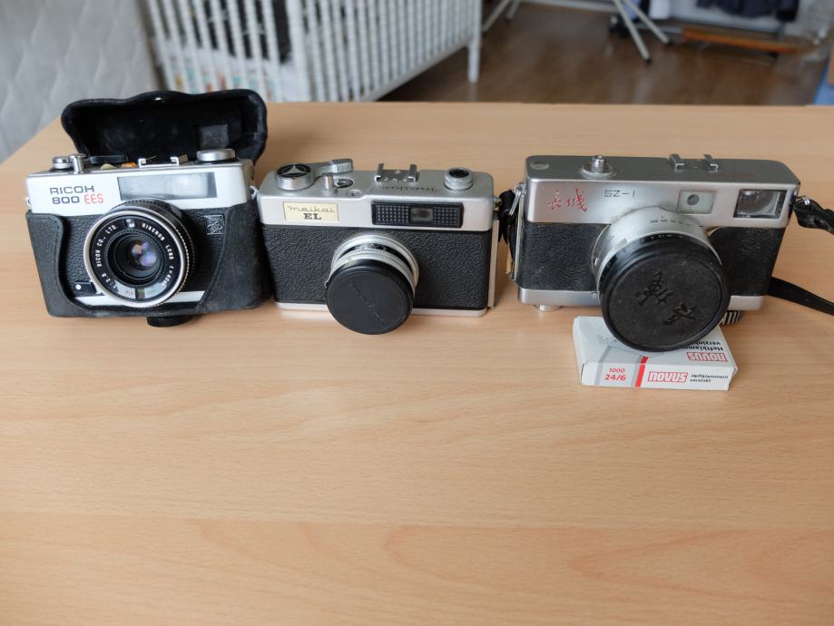 Prodajem tri foto kamere
