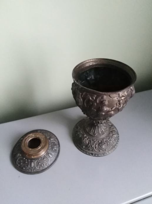 Stalak za petrolejku