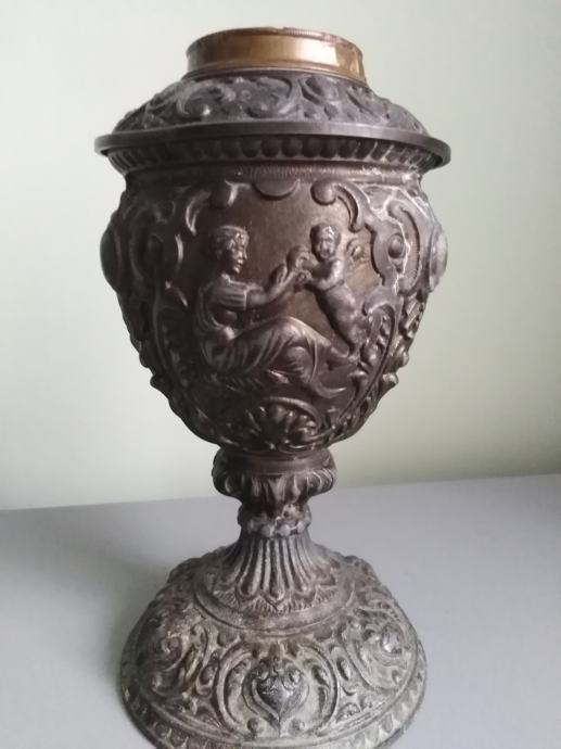 Stalak za petrolejku