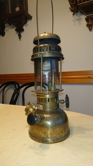 Stara petrolejska svjetiljka GENIOL