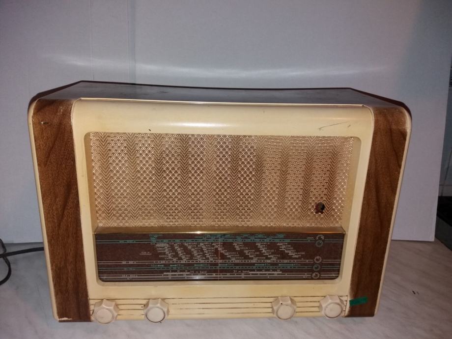 Stari radio "N.S.F"