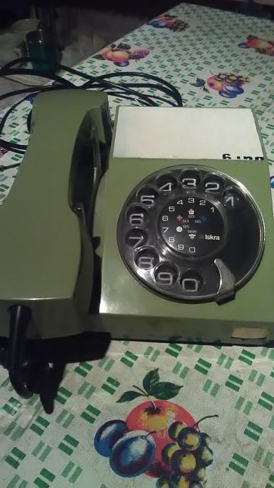 Starinski Iskra telefon