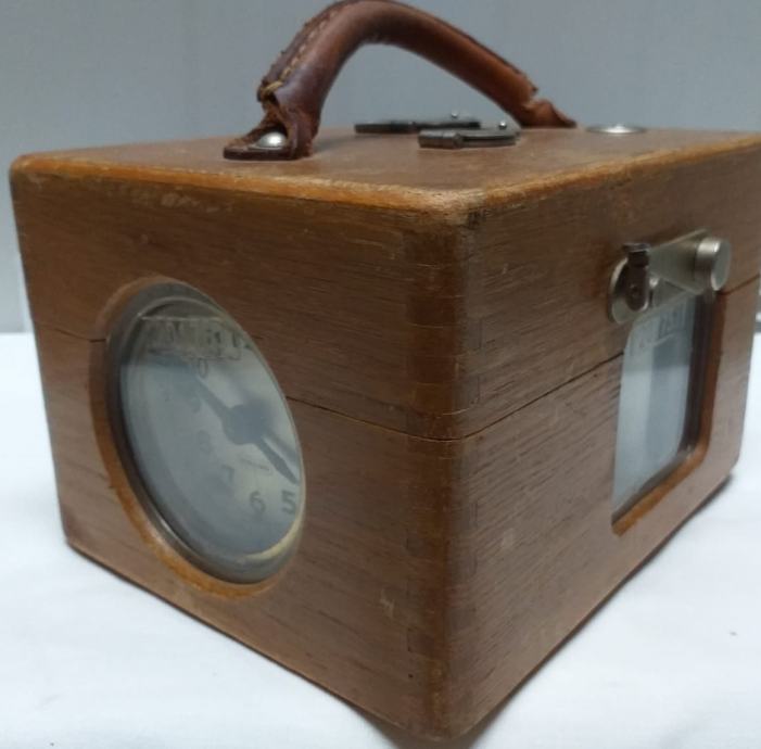 TOULET EXCELSIOR PIGEON CLOCK sat za trku golubova