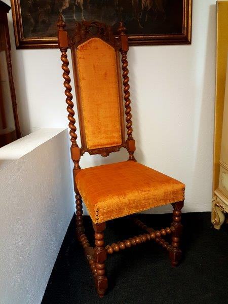 Zlatna raskošna stolica/tron