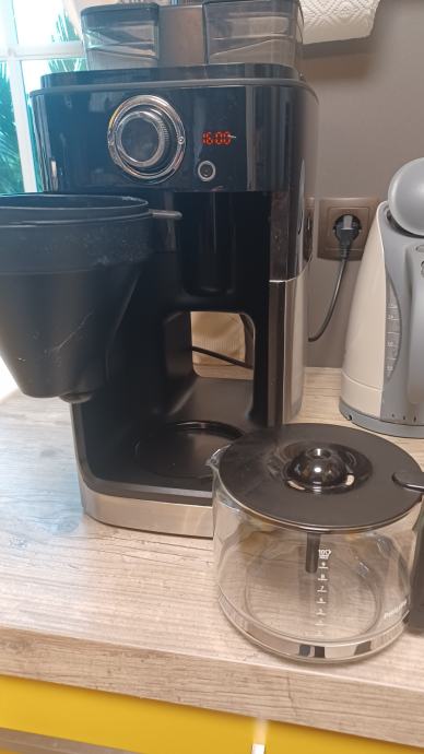 aparat za filter kavu i mlinom za kavu