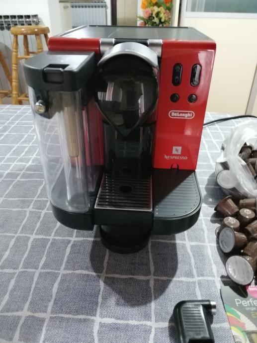 Aparat za kavu Nespresso Delongi EN 660