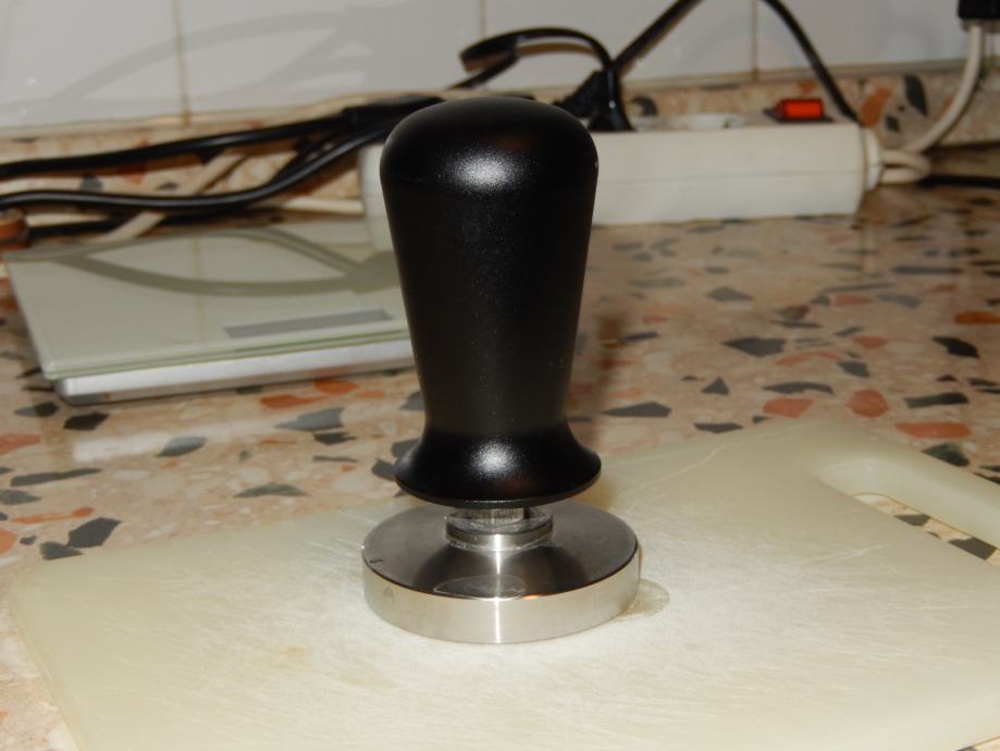 Kalibrirani tamper promjera 58 mm za espreso kavu prodajem