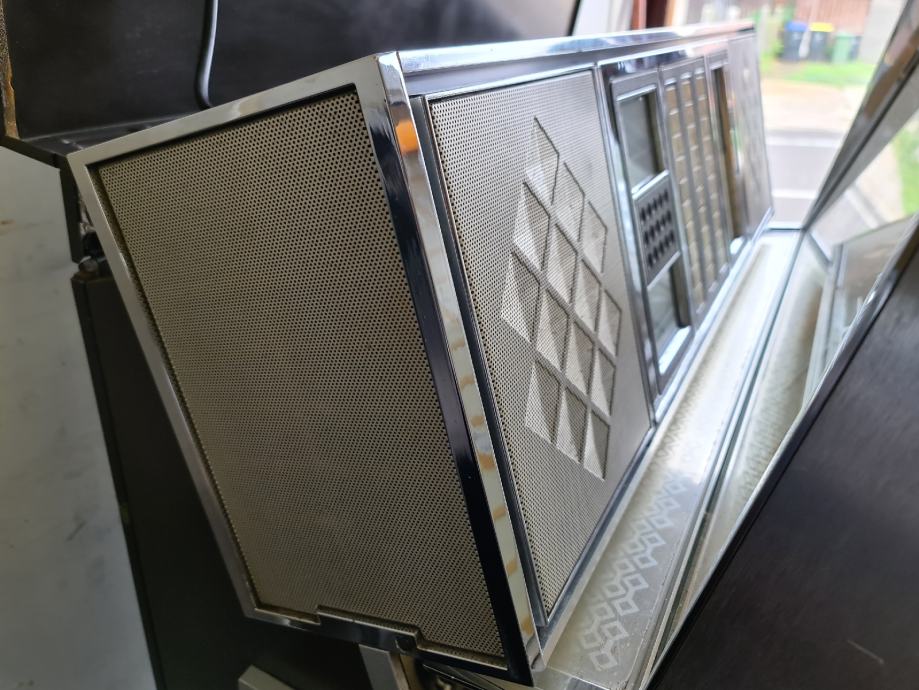 Jukebox Ami Rowe Fleetwood R80