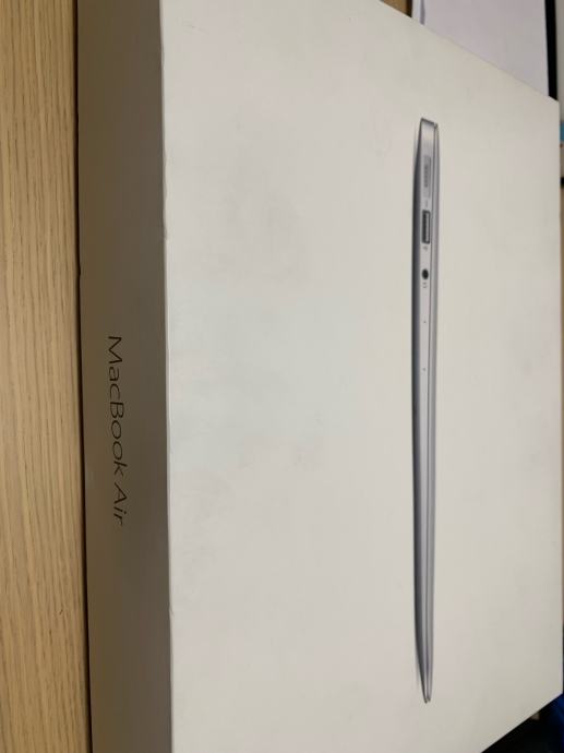 MacBook AIR 13” early 2015. 8GB 120GB