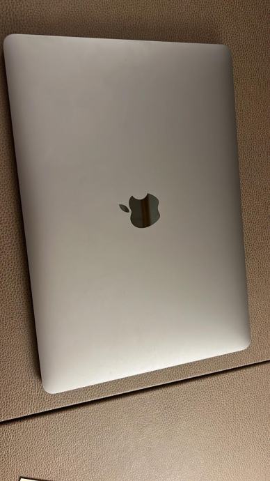 MacBook Air M1 + hub