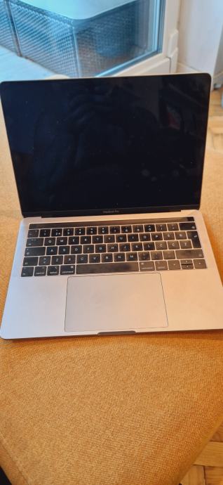 Macbook pro 13inch TouchPad 2019, 8gb, i5