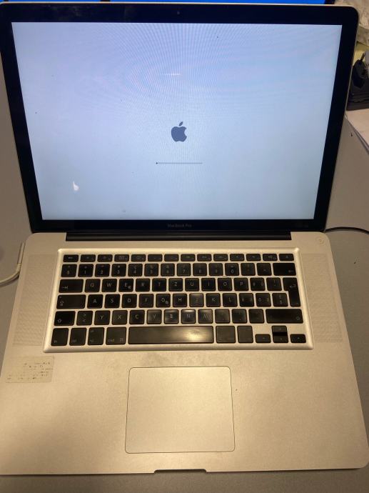 MacBook Pro i5 Apple A1286
