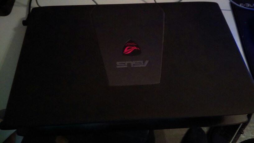 ASUS ROG 15,6 12GB RAM, I7 PROCESOR, NVIDIA 950 4GB, 2 TB HDD