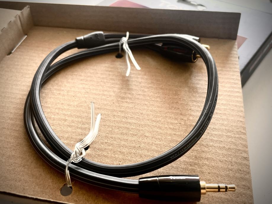 Cavo Audio AudioQuest Tower 3.5mm - 2xRCA, 5m, Nero, Con Conduttori In Rame Massiccio LGC