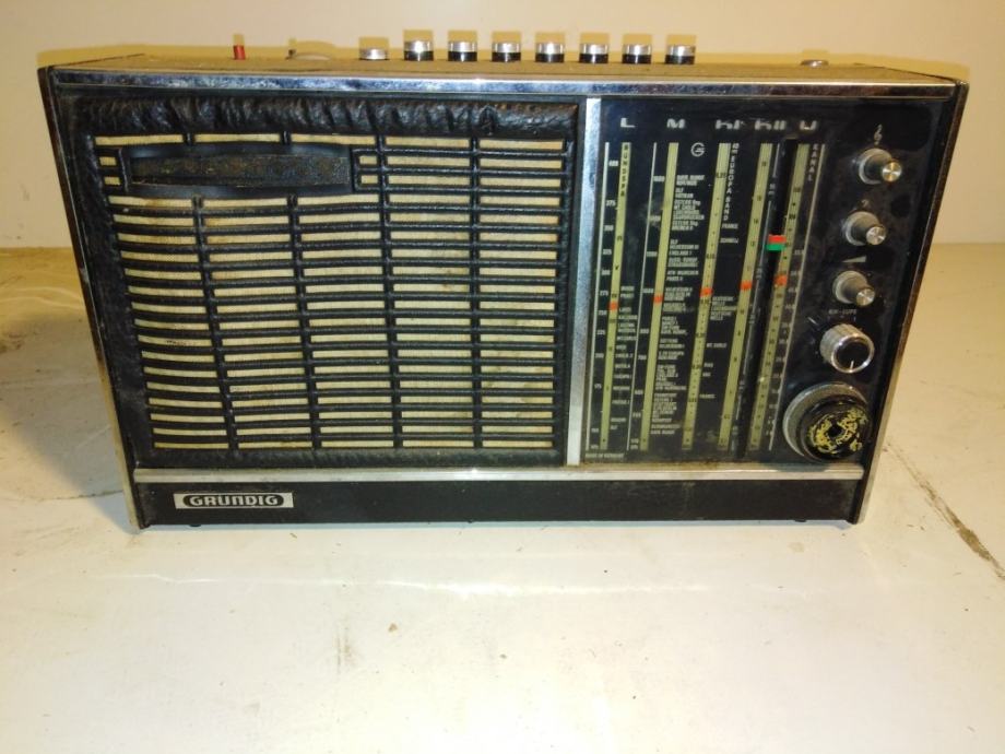 Grundig stari radio (3)
