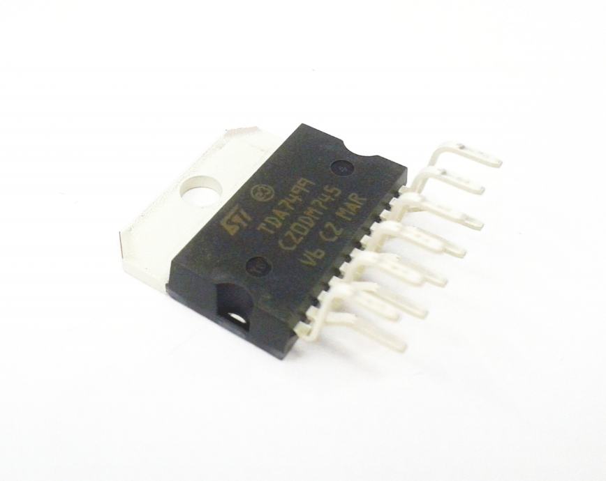 Integrirani krug / Mikrokontroler 6W+6W TDA7499