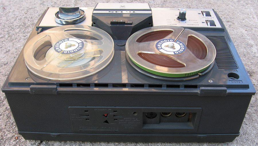 Grundig TK145 Deluxe, Röhren-Tonband (Gebraucht) in Egg b. Zürich für