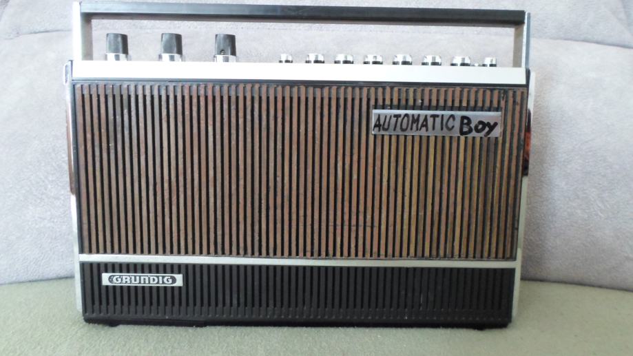 Tranzistorski radio GRUNDIG Automatic boy iz 1968.g