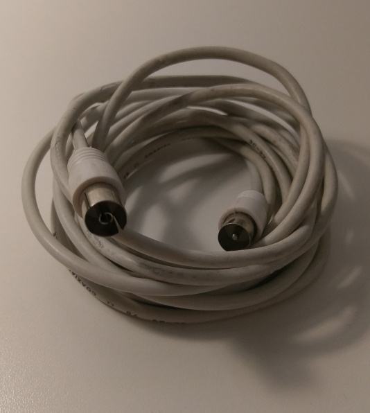 Antenski kabel bijele boje - 3 m