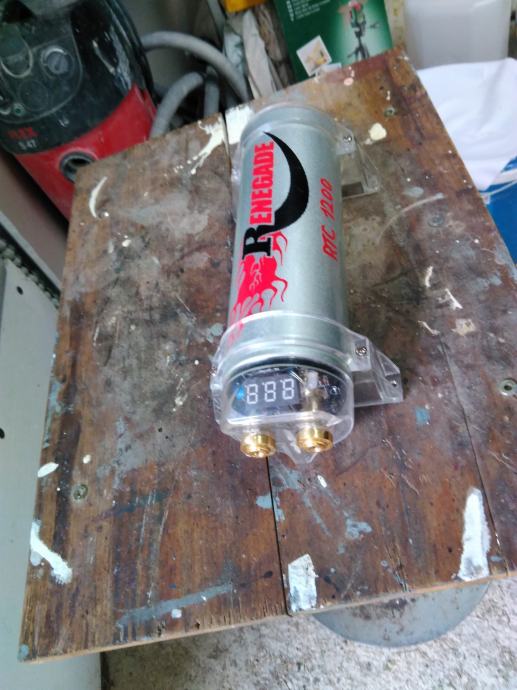 kondenzator i kablovi za auto muziku