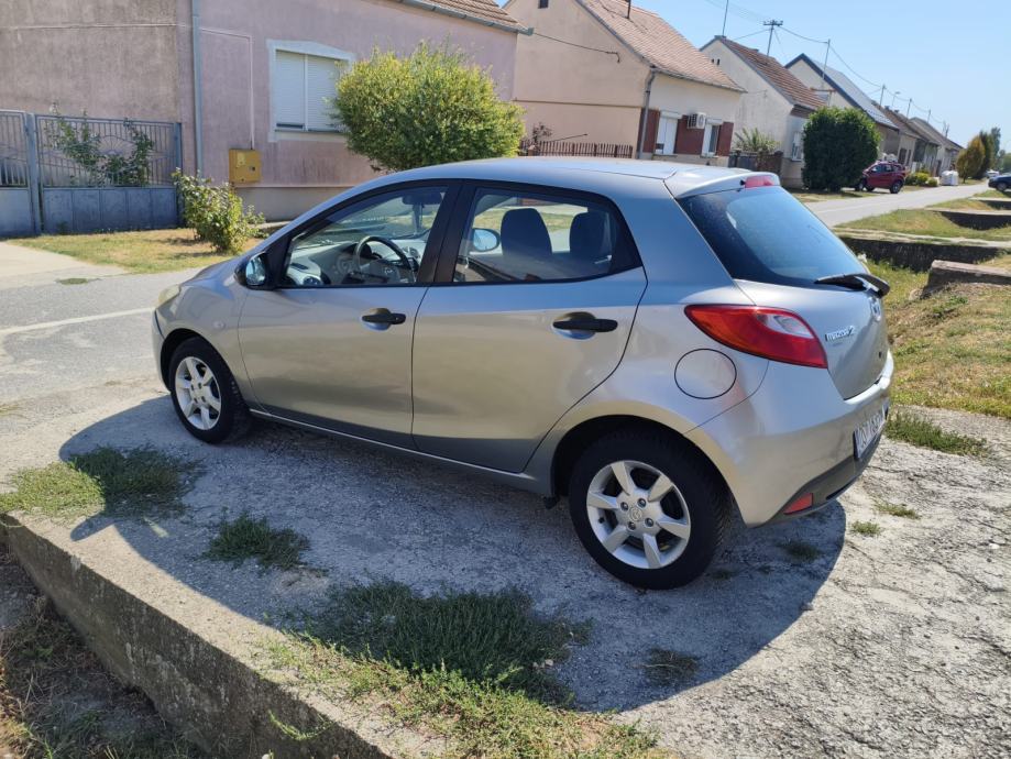 2009 Mazda 2 1.3 i CE Pro, pogled izvana - slika 3