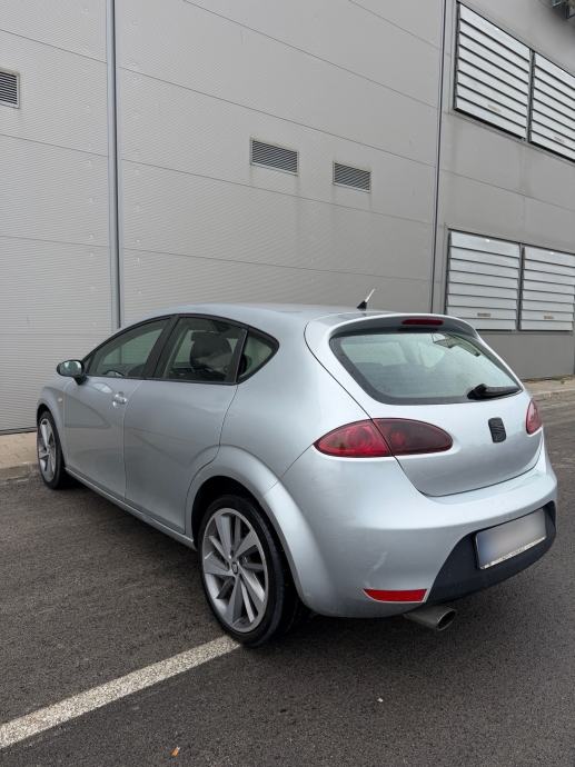 SEAT LEON 1.9 TDI *STYLANCE* *HR VOZILO* *ALU 18* *TEMPOMAT* REG 04/27, fotografija 6