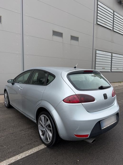 SEAT LEON 1.9 TDI *STYLANCE* *HR VOZILO* *ALU 18* *TEMPOMAT* REG 04/27, fotografija 8