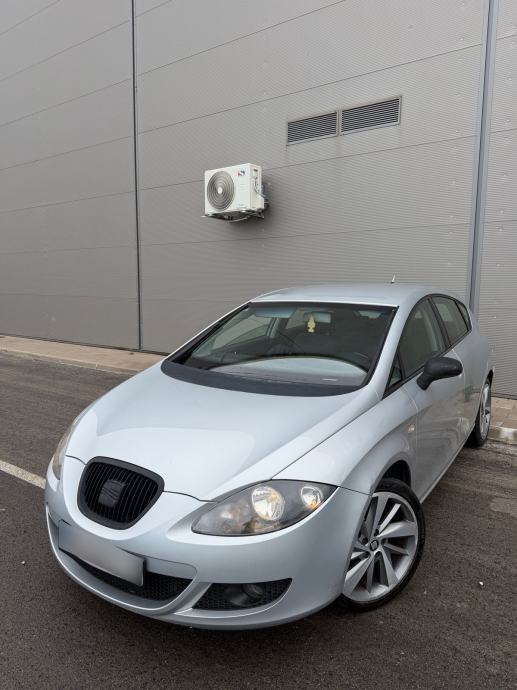 SEAT LEON 1.9 TDI *STYLANCE* *HR VOZILO* *ALU 18* *TEMPOMAT* REG 04/27, fotografija 3