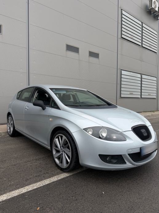 SEAT LEON 1.9 TDI *STYLANCE* *HR VOZILO* *ALU 18* *TEMPOMAT* REG 04/27, fotografija 5