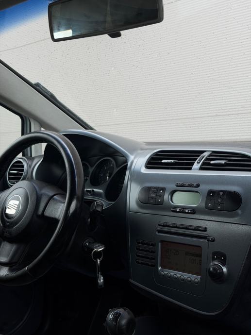 SEAT LEON 1.9 TDI *STYLANCE* *HR VOZILO* *ALU 18* *TEMPOMAT* REG 04/27, fotografija 13