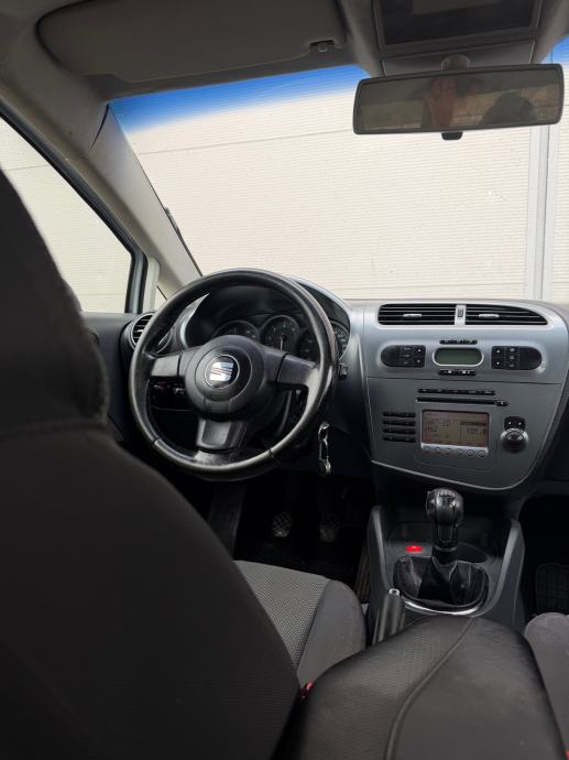 SEAT LEON 1.9 TDI *STYLANCE* *HR VOZILO* *ALU 18* *TEMPOMAT* REG 04/27, fotografija 11