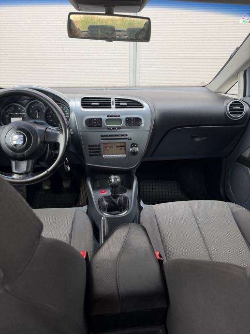 SEAT LEON 1.9 TDI *STYLANCE* *HR VOZILO* *ALU 18* *TEMPOMAT* REG 04/27, fotografija 10